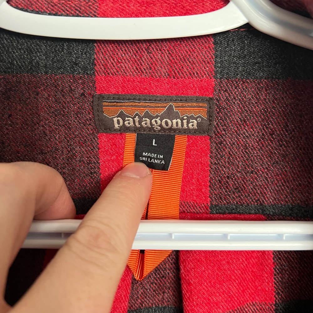Patagonia Plaid Men's Shirt - Picture 4 of 4